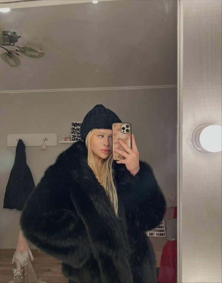  54694973  , 23 ,    --