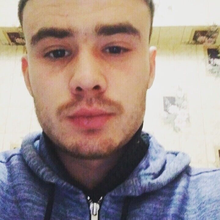  22498273  Petru, 25 ,    