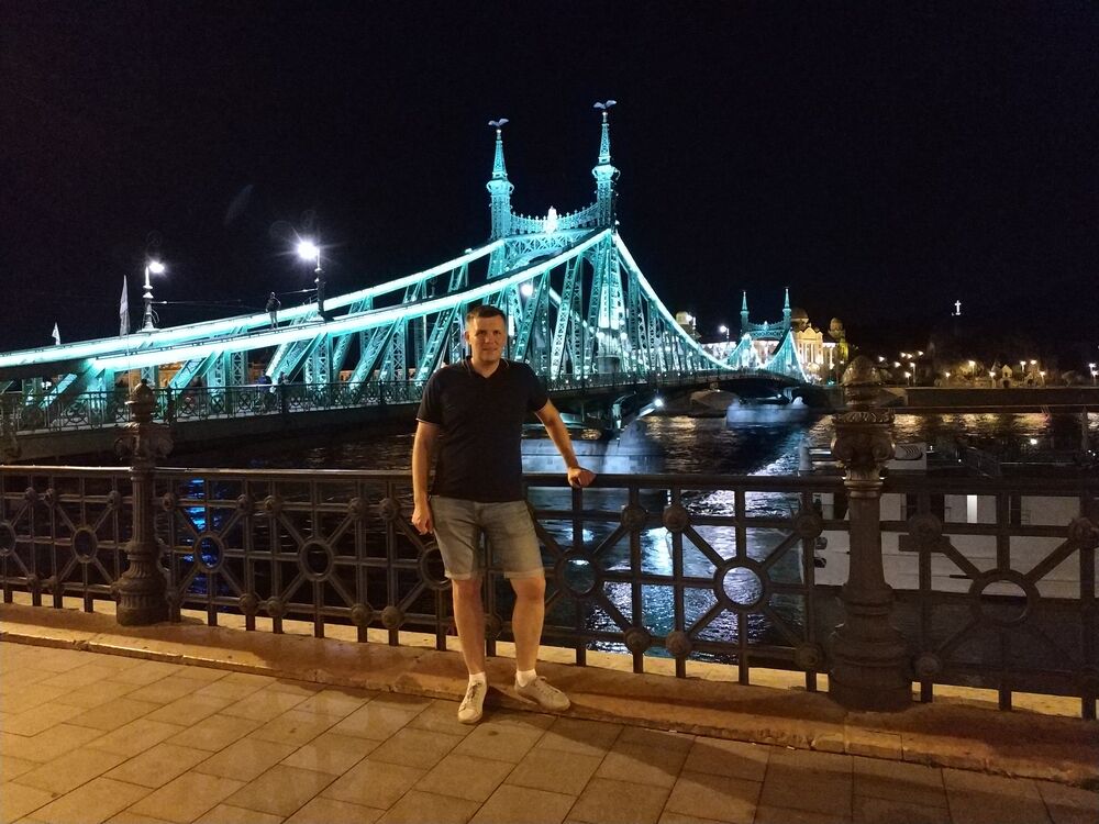  48391363  Andrei, 43 ,    