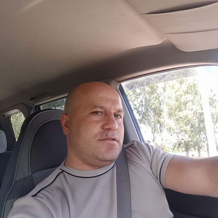  30519433  Viku, 46 ,    