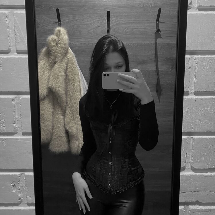  ,   Anastasia, 20 ,   ,   
