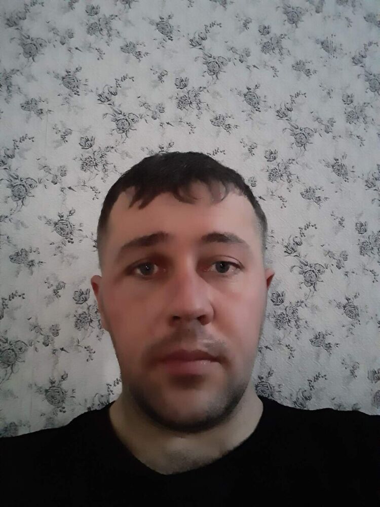 ,   Sergey, 31 ,   