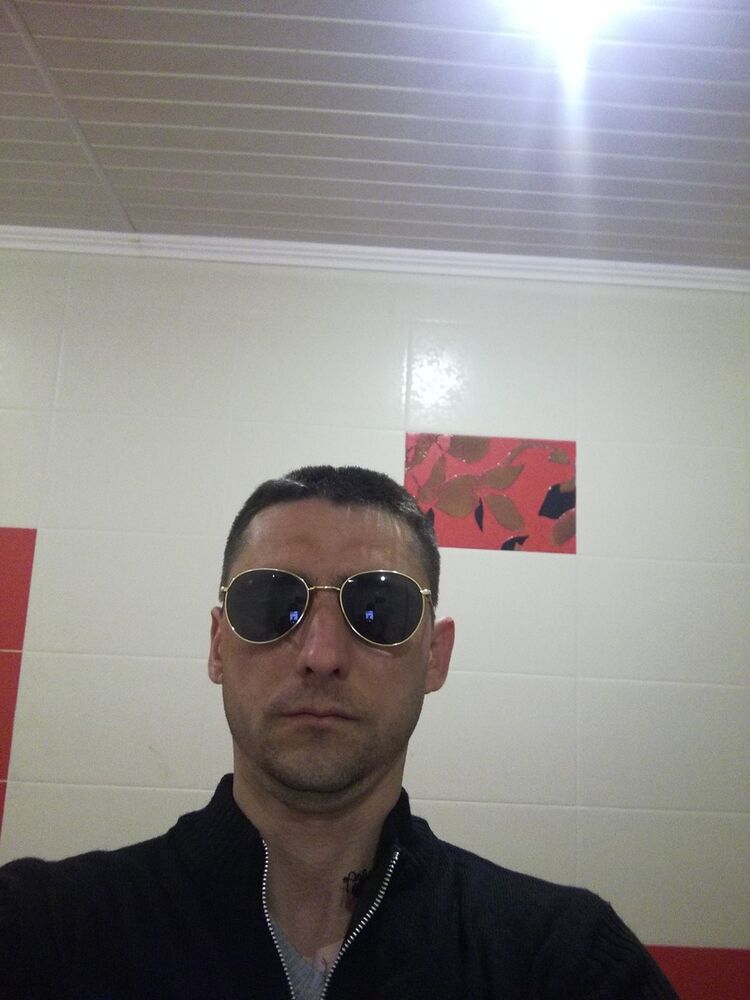  ,   Sergei, 33 ,   ,   , c 