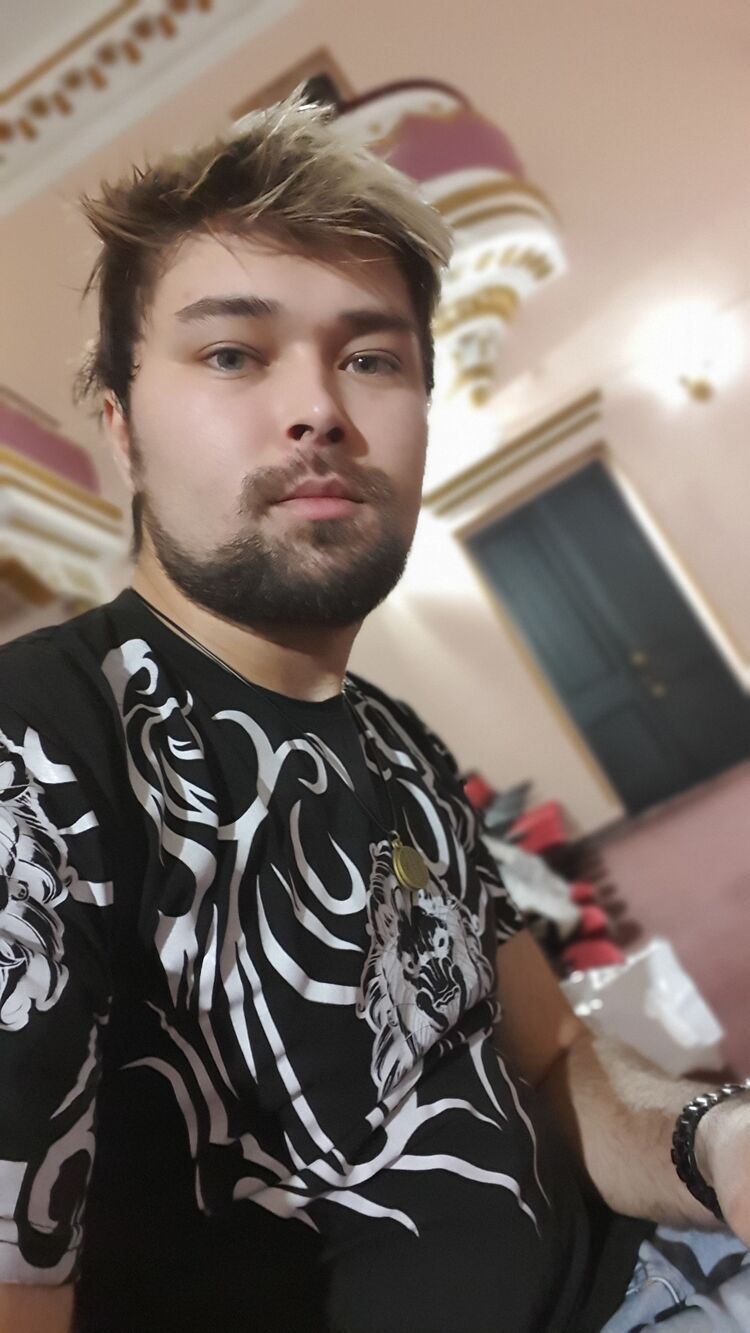  41943583  Vitalik, 28 ,    