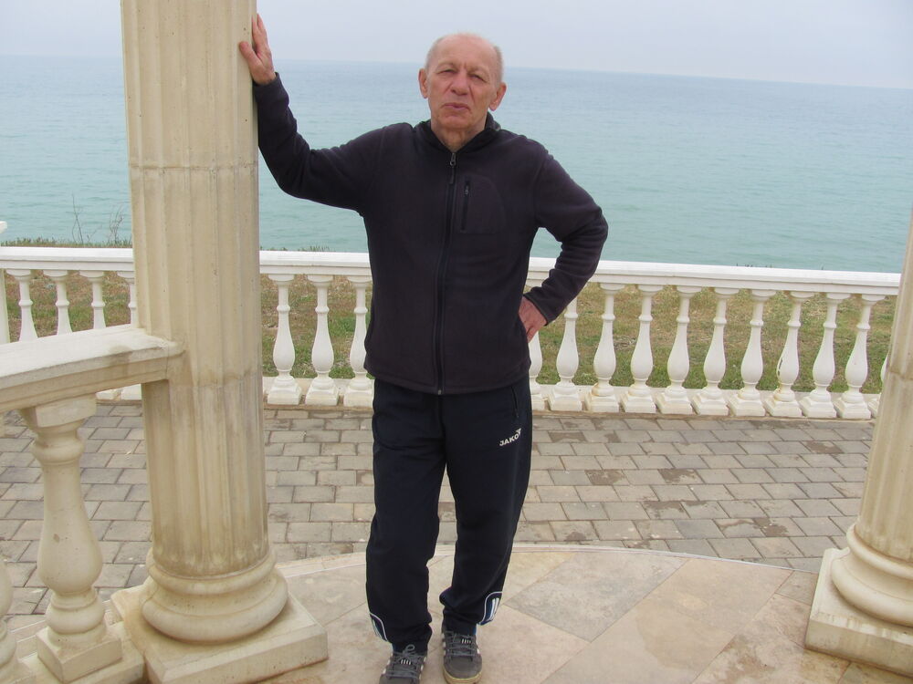  52378333  Wiktor, 67 ,    