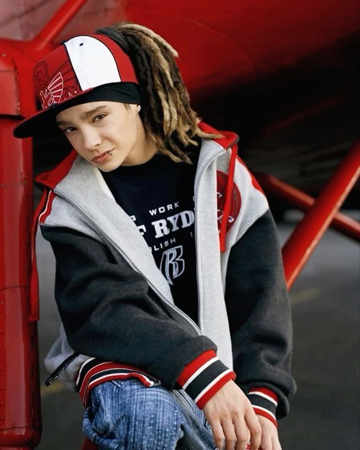  51318723  Hxhsjxhxhxhg, 19 ,    