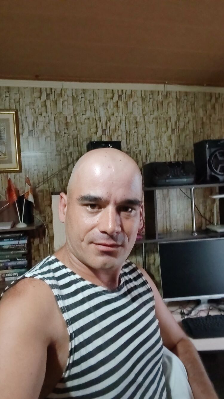  52929743  , 38 ,    