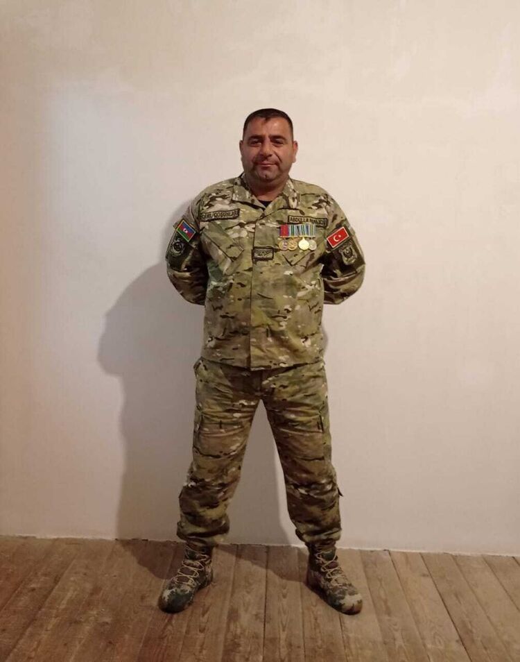  ,   Kamandir, 49 ,   ,   , c 