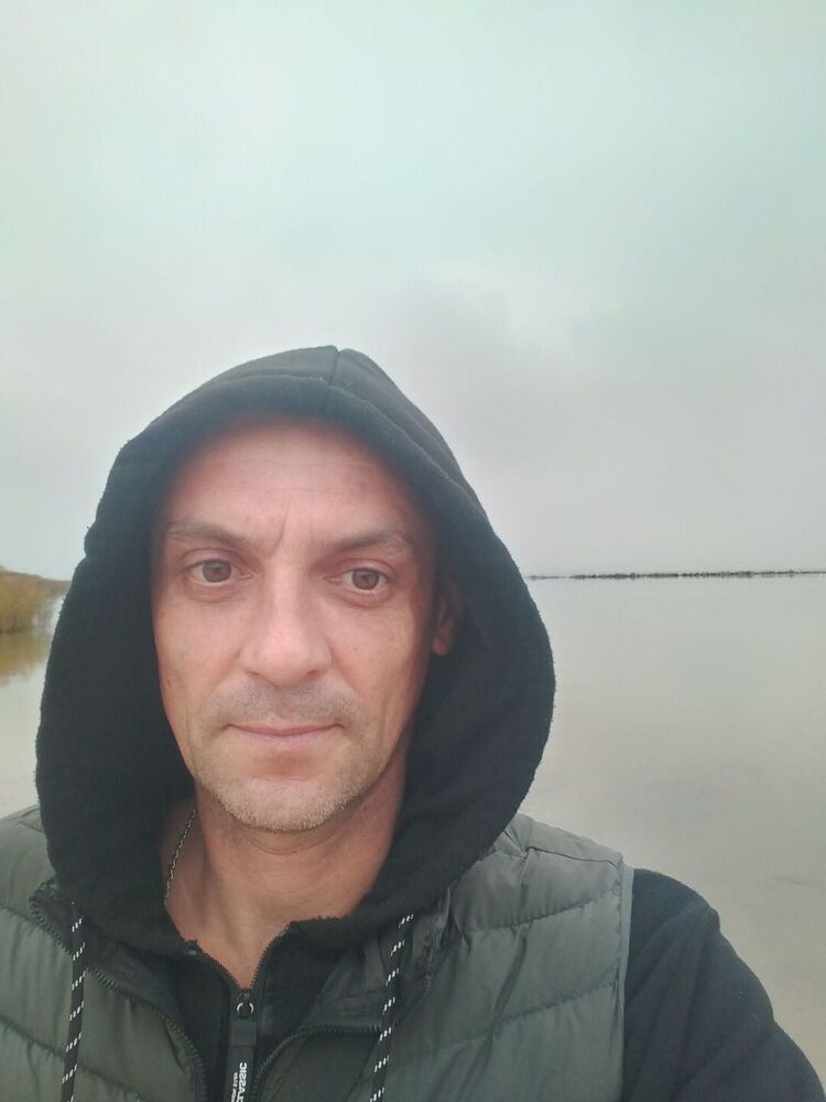  54409853  Alex, 44 ,    