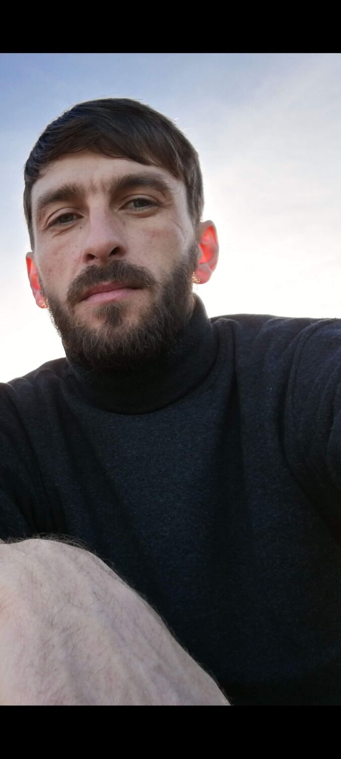  40744863  Stanislav, 40 ,    