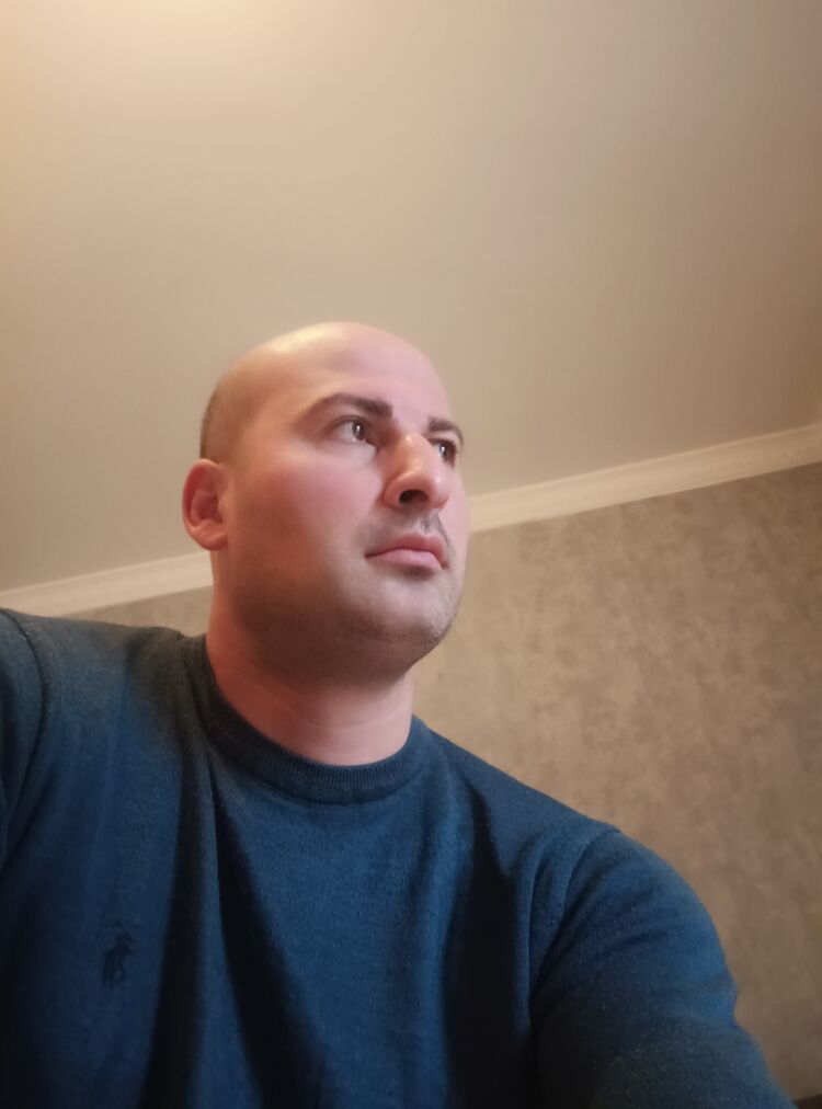  54747133  David, 40 ,    