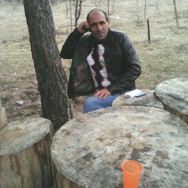  ,   Valentin, 56 ,   ,   