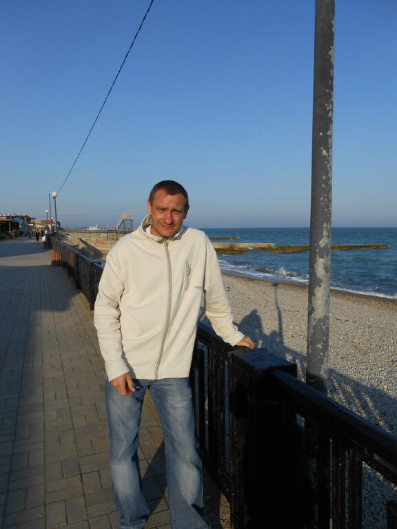  11197393  Roman, 42 ,    