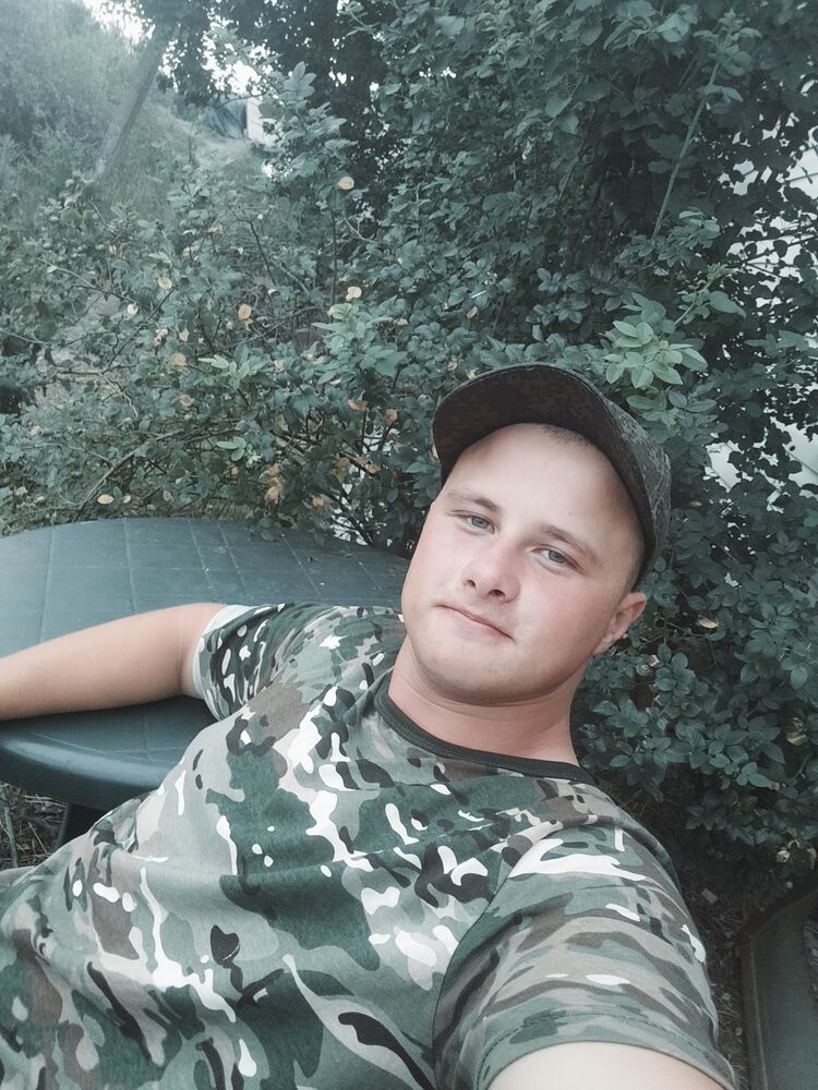  ,   Maxim, 22 ,   ,   