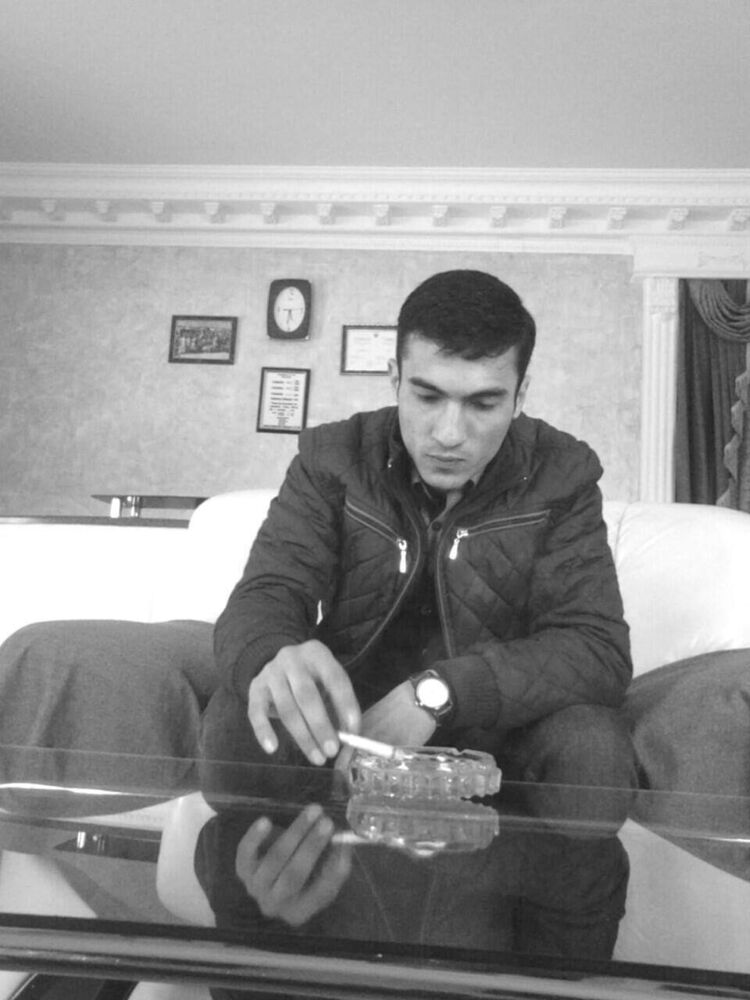  48012863  Gevorg, 28 ,    