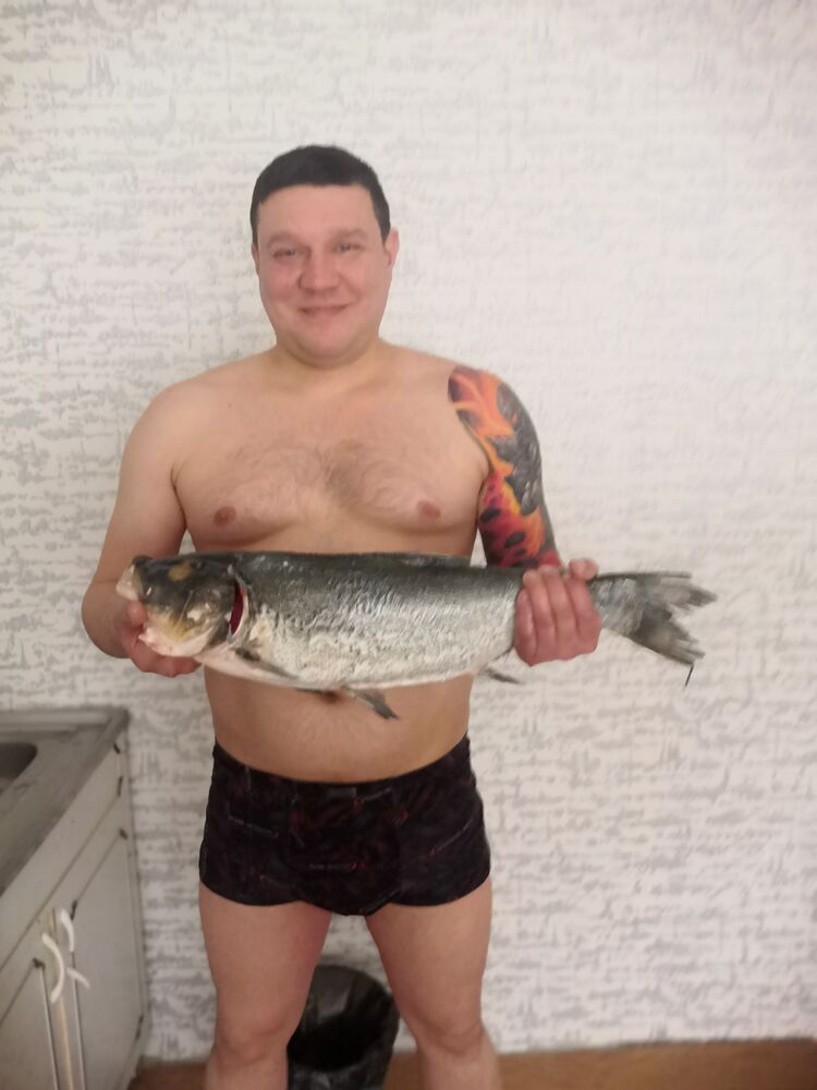 33817073  Pavel, 41 ,     