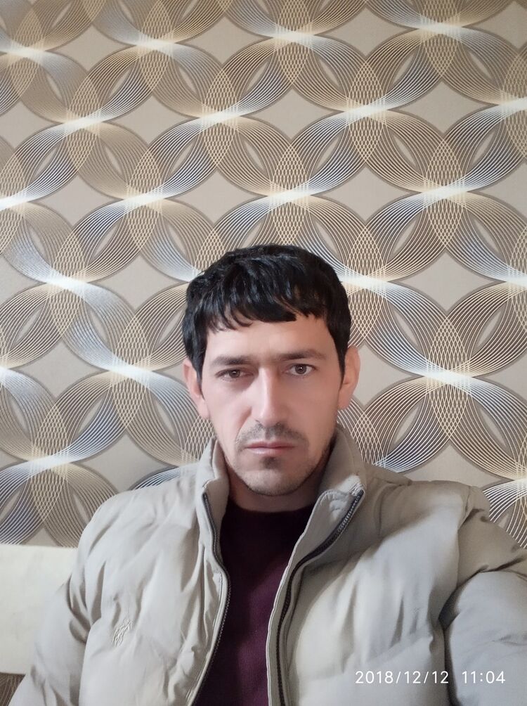  15245593  Gofur, 41 ,    