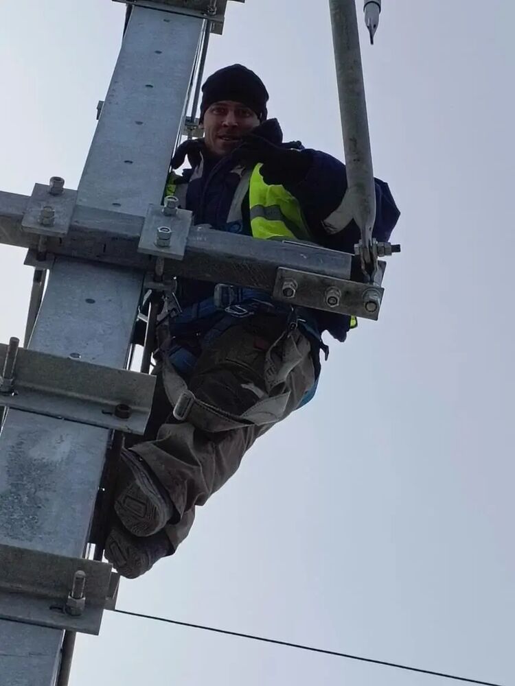  44081253  , 33 ,    
