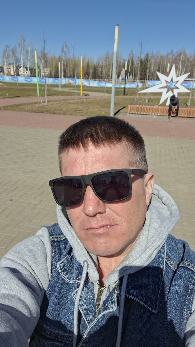  42734493  Dmitry, 42 ,    