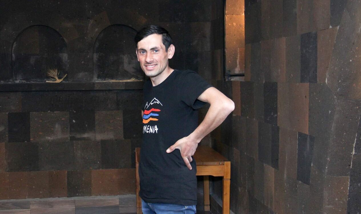  53449403  Haykaram, 34 ,    