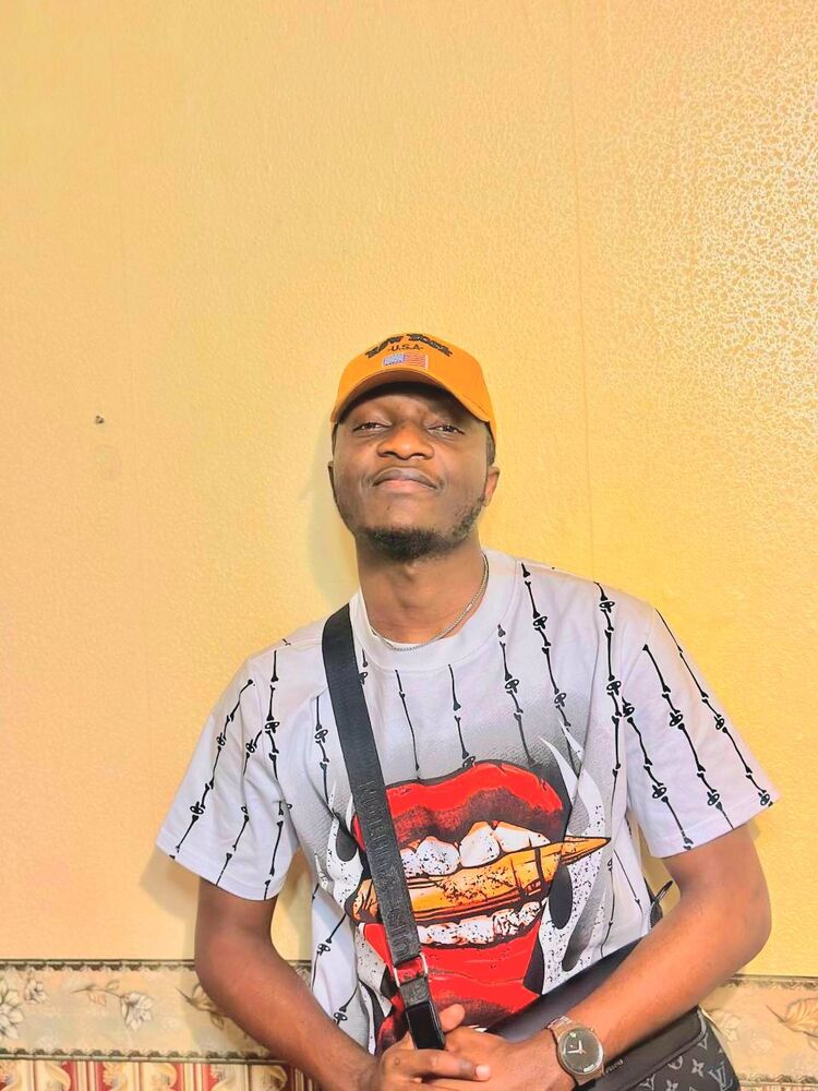  50638533  Wilfried, 27 ,    