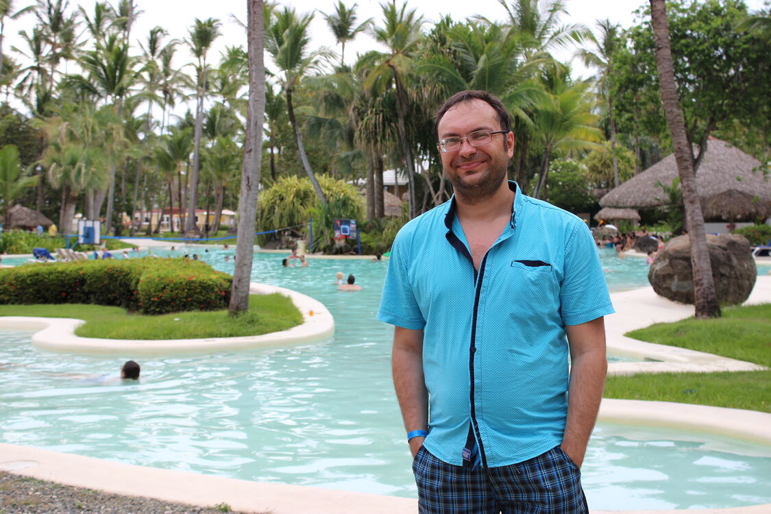  53302113  Alex, 44 ,    