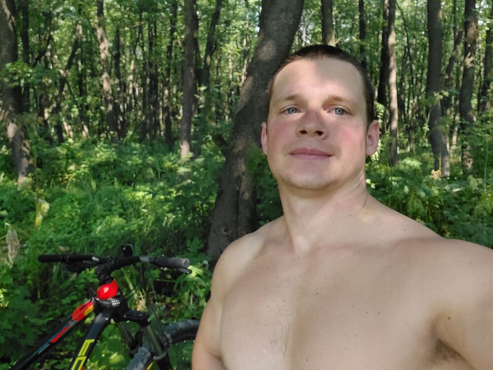  27278653  Denis, 32 ,    