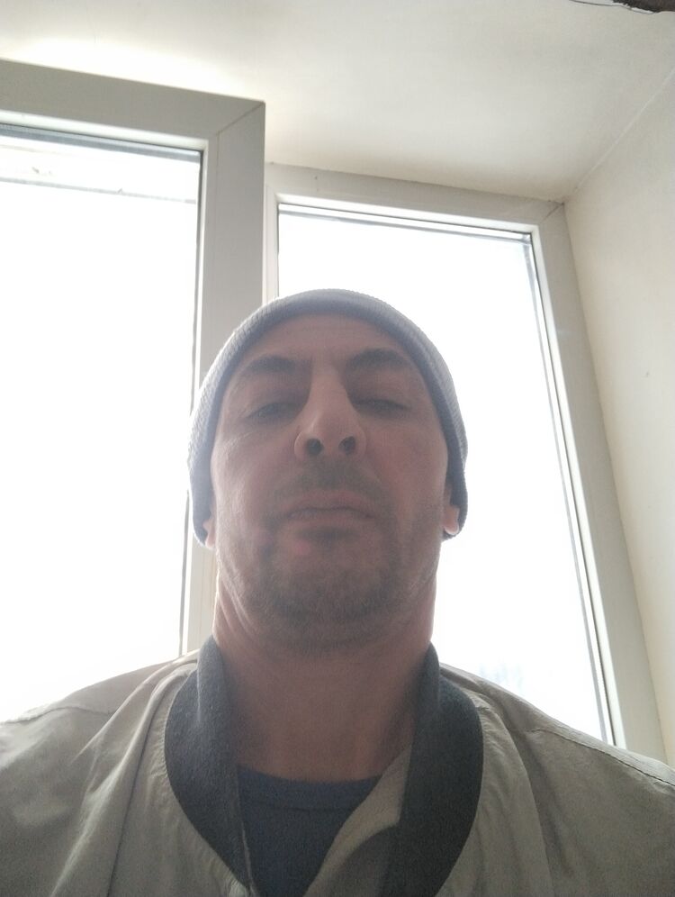 40484443  , 49 ,    