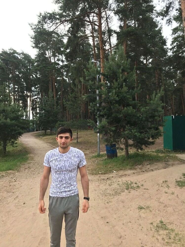 42248563  Gevorg, 25 ,    