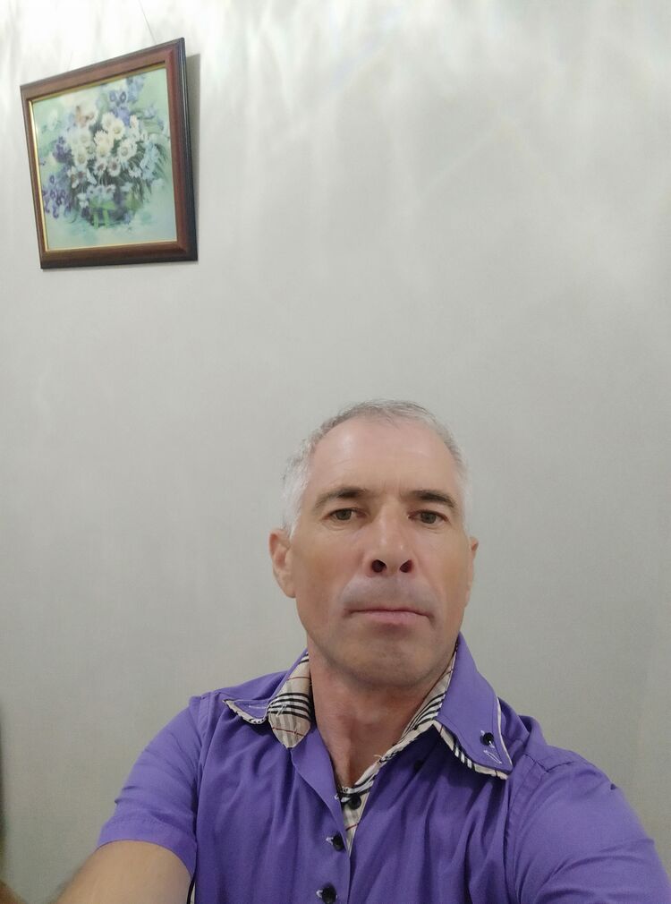  37513543  Vasile, 52 ,    