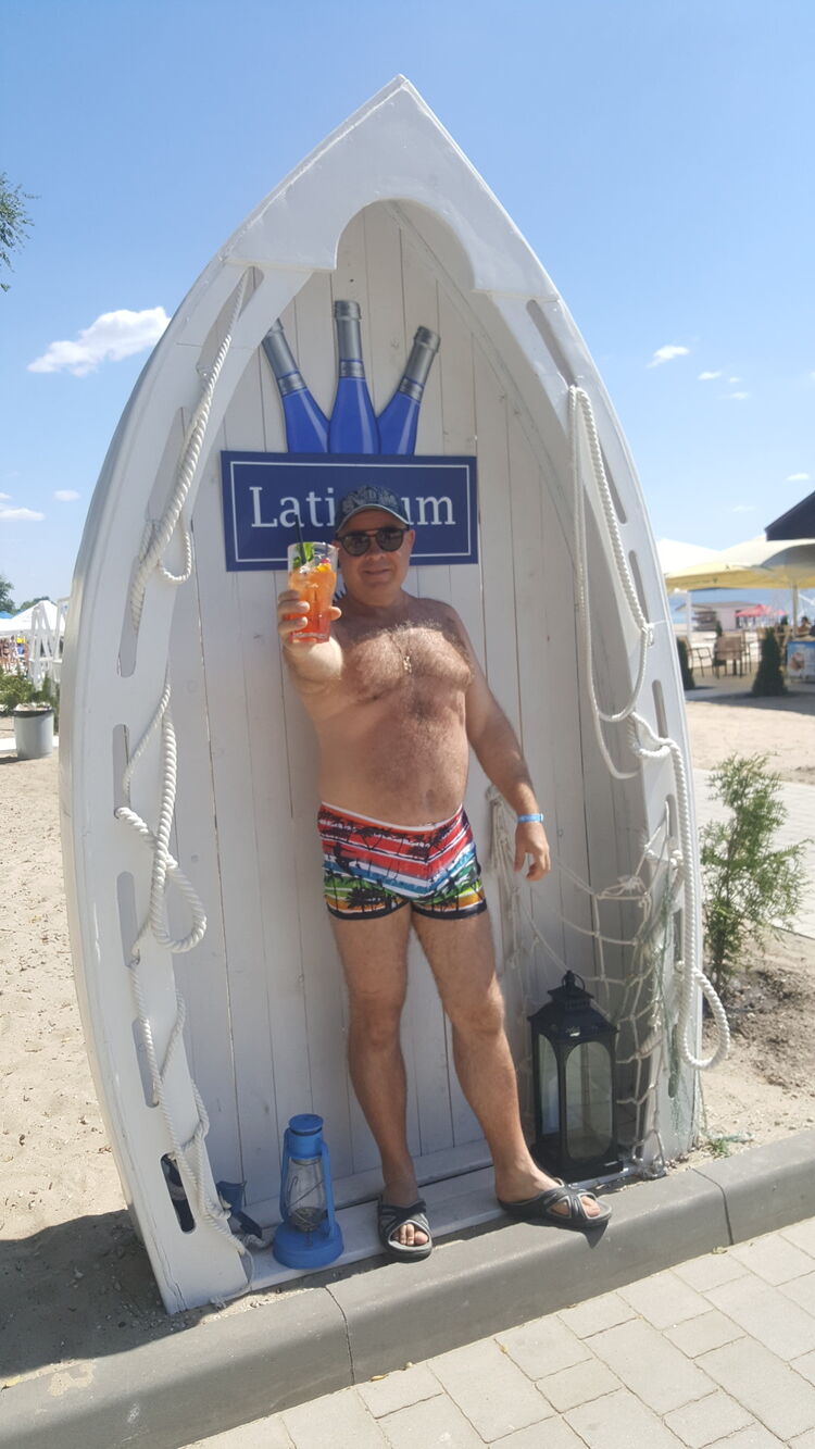 ���������� Ban Phattha Ya, ���� ������� Aleksandr, 48 ���, ������������ ��� ������, ����� � ���������, c�������� ���������