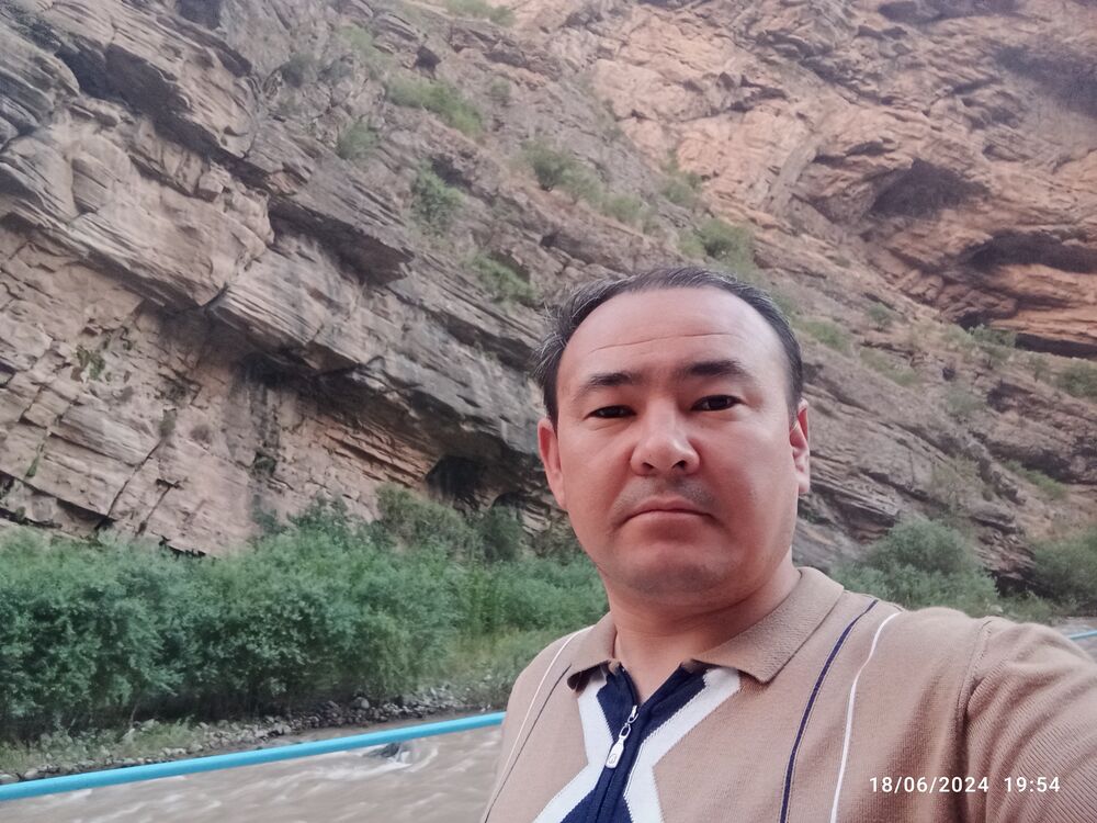  48923113  Elbek, 35 ,    