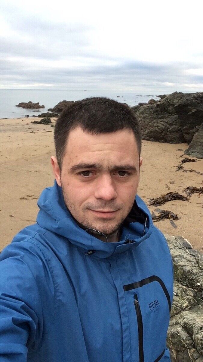  ,   Victor, 32 ,   ,   , c 