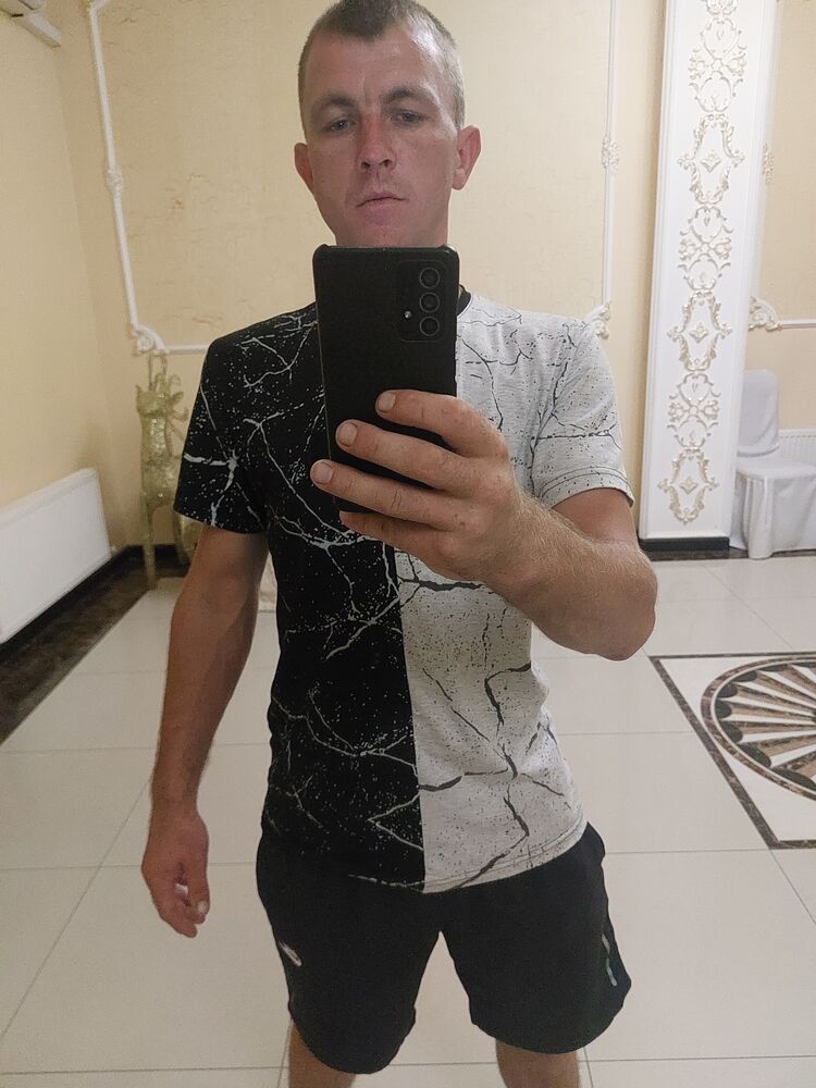  ,   Roman, 33 ,   ,   
