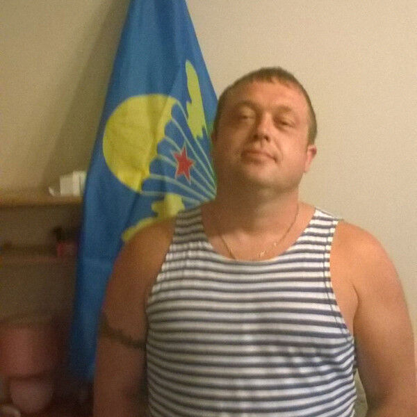  9216423  Den, 49 ,    