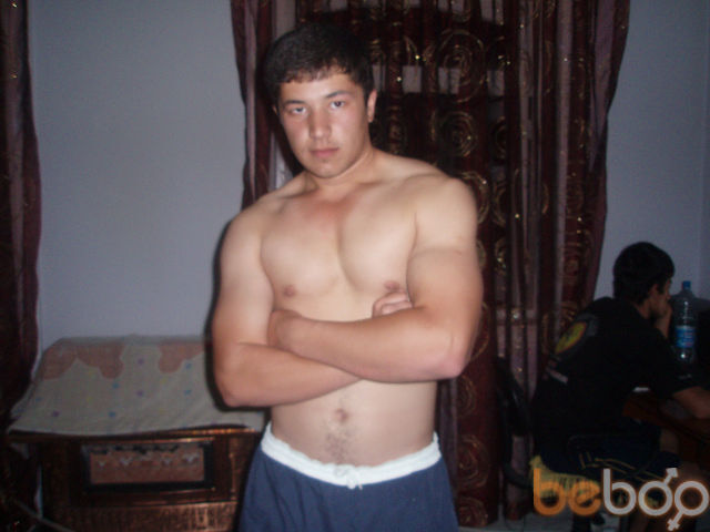  ,   Alex, 32 ,   