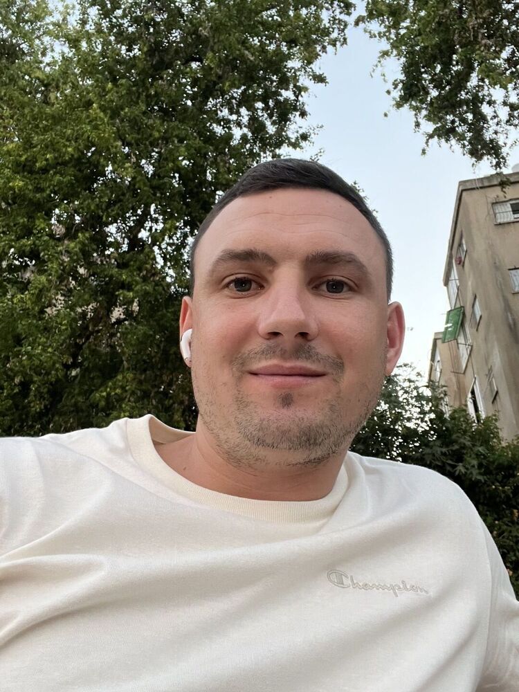  Warszawa,   Serhii, 28 ,  