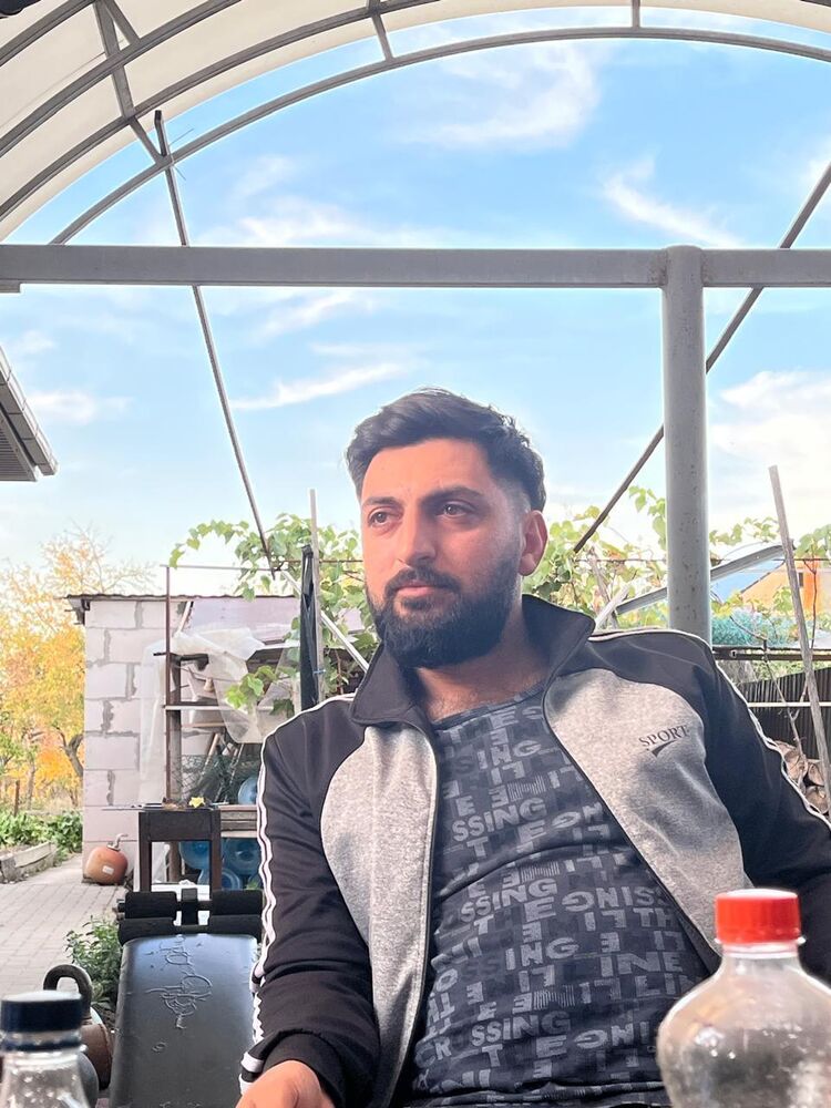  49353243  Akbar, 32 ,    
