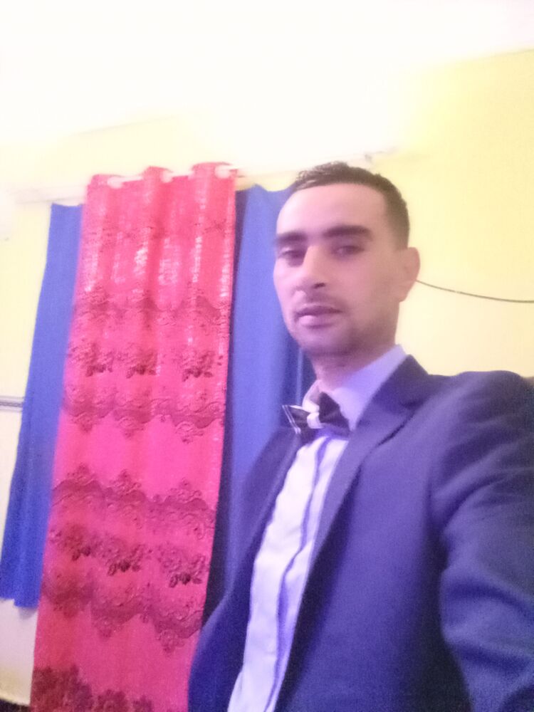  24702383  , 33 ,    Algiers