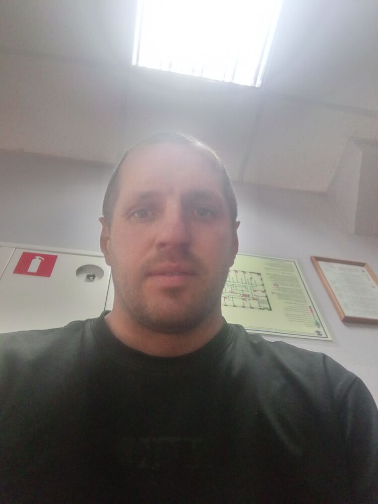  49923433  , 36 ,    