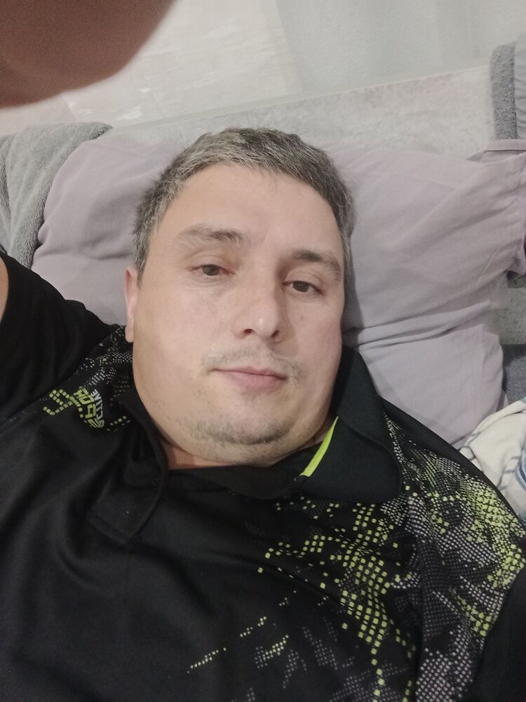  54032033  Artem, 35 ,    