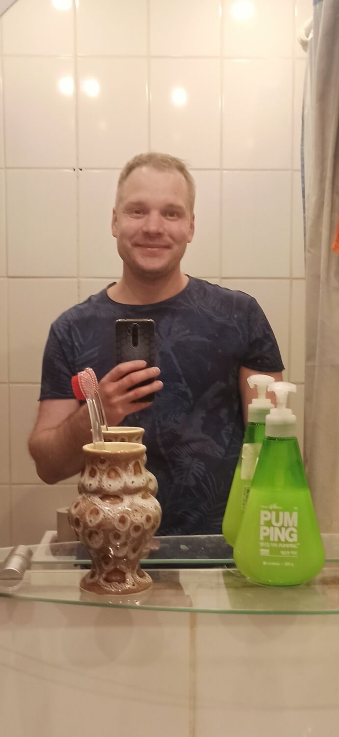  42562223  , 33 ,    
