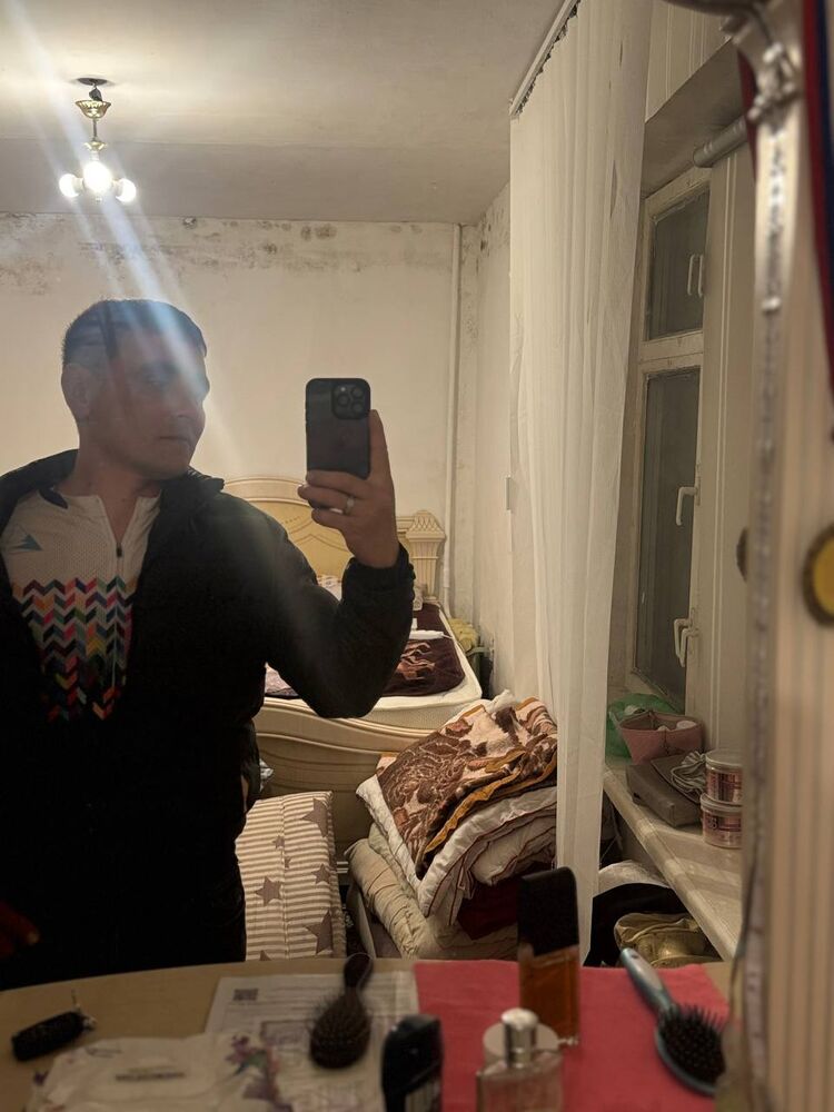  ,   Komilbek, 33 ,   ,   