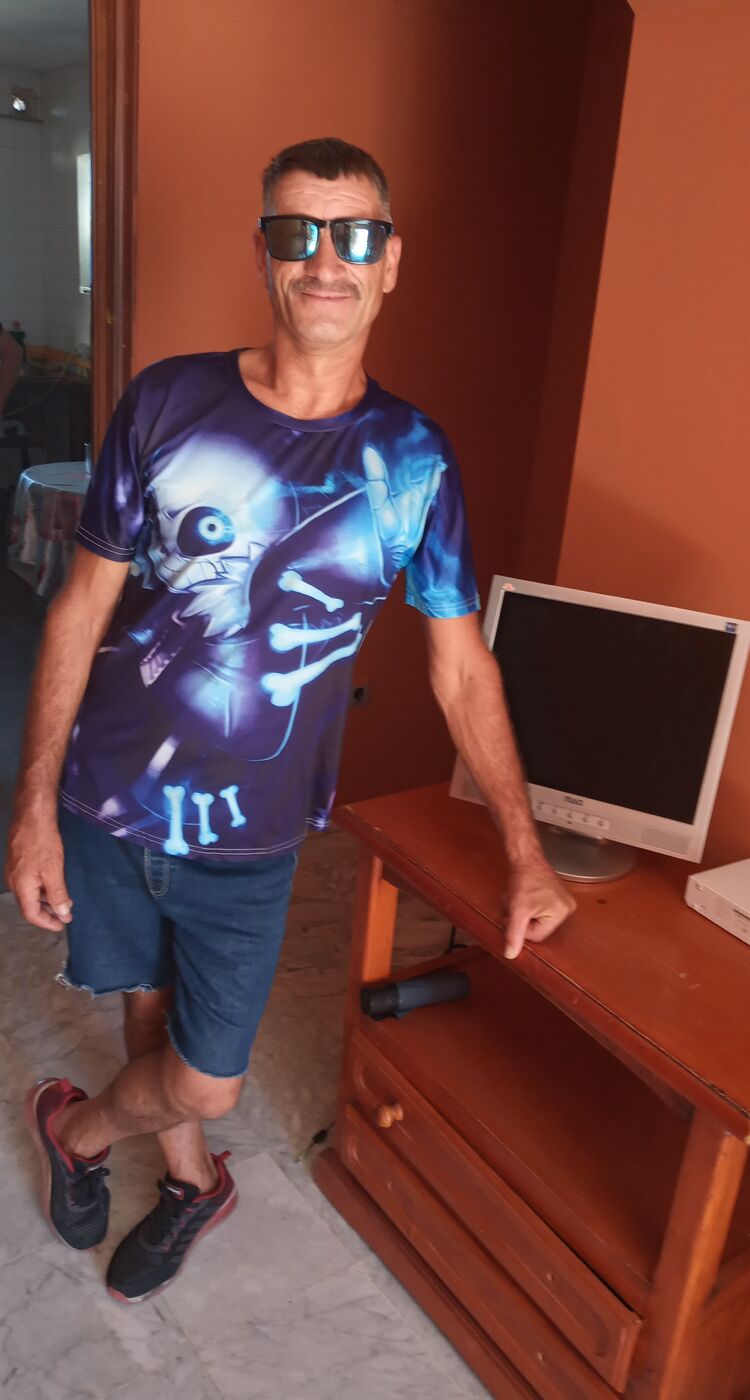  ,   Anatolii, 51 ,   c 