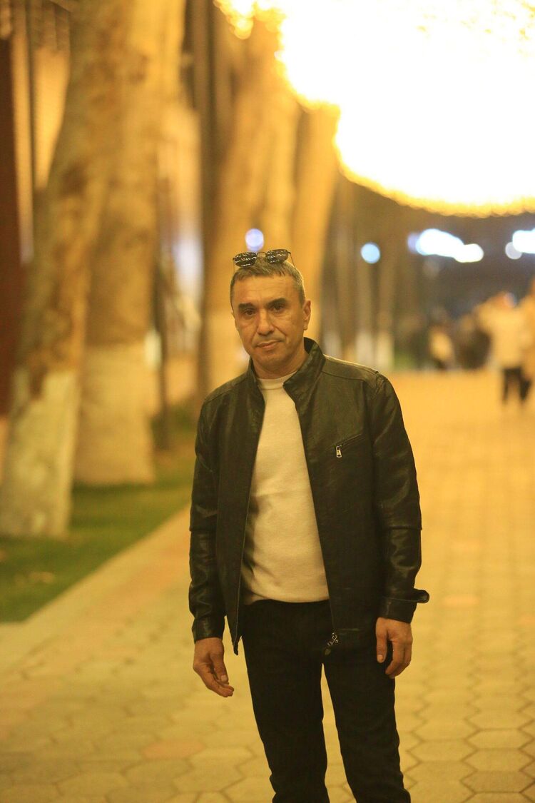  42846133  Shukhrat, 52 ,    