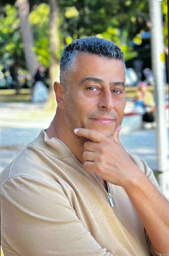  51207723  Hakan, 46 ,    