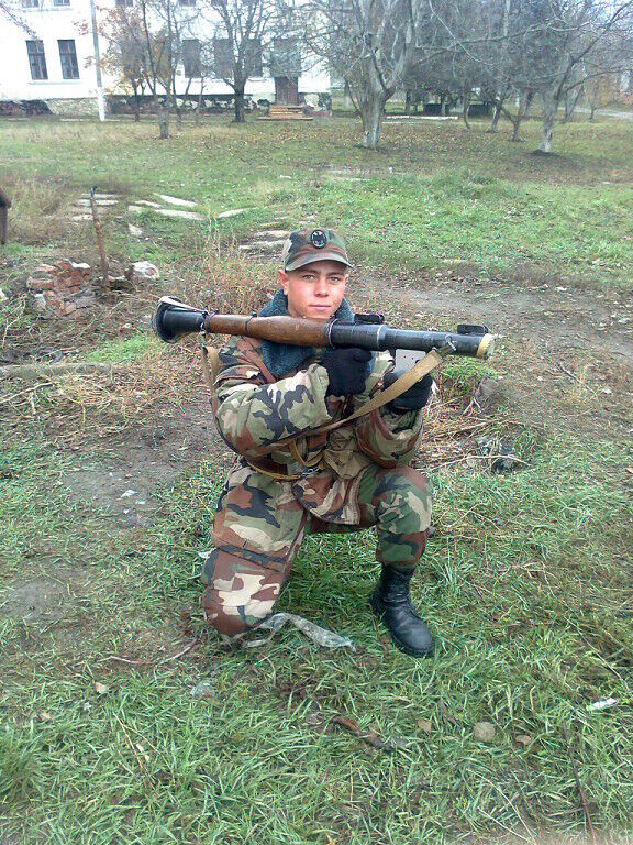  21564703  Serghei, 31 ,    
