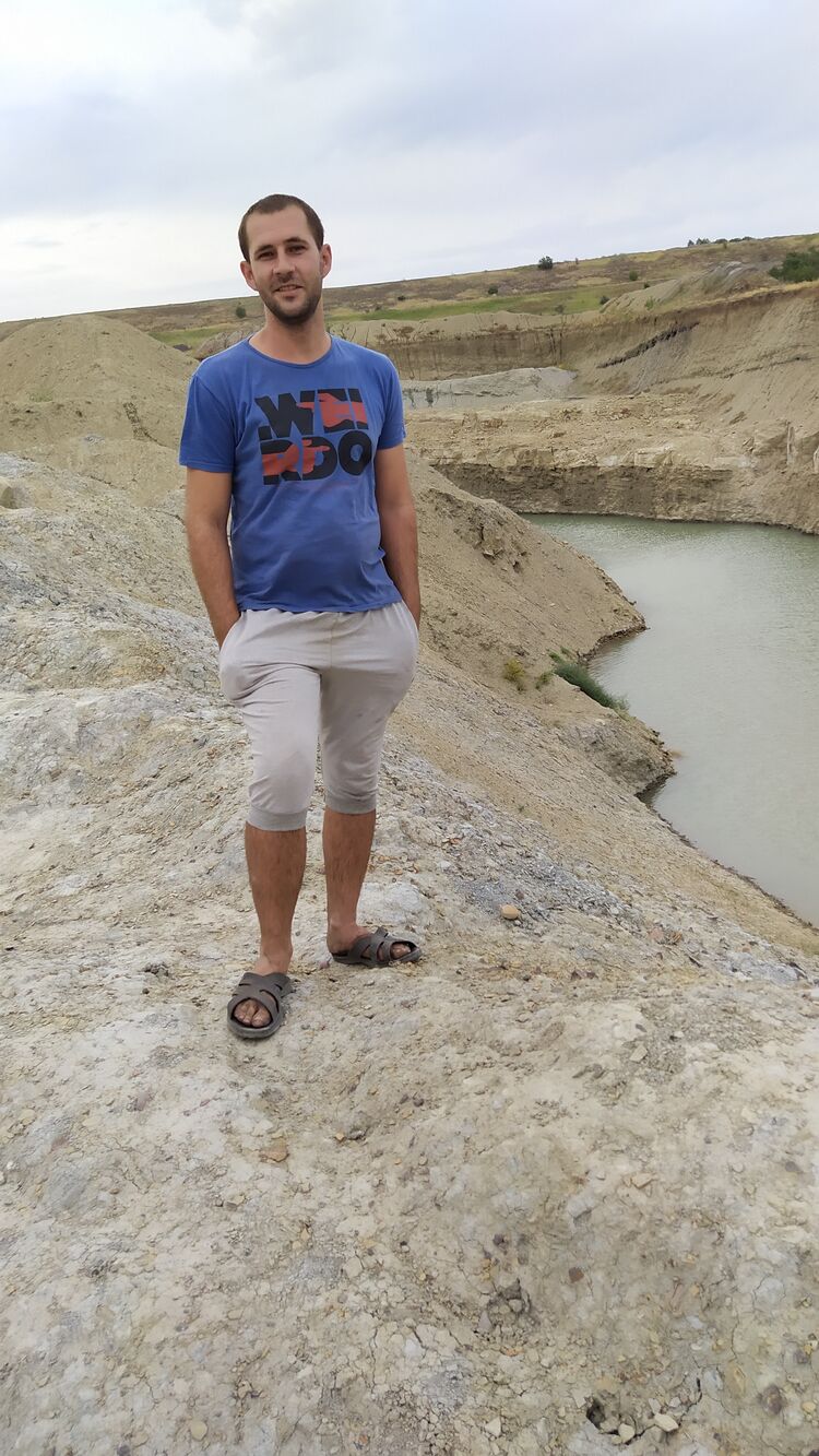  24609073  , 32 ,    