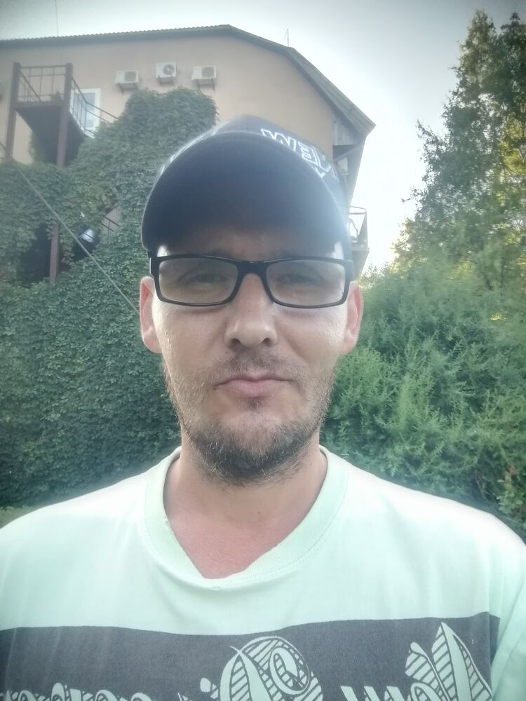  40368133  Kuetsyrvy, 38 ,    