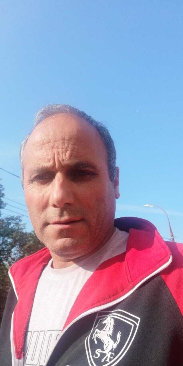  44596463  Cengiz, 49 ,    